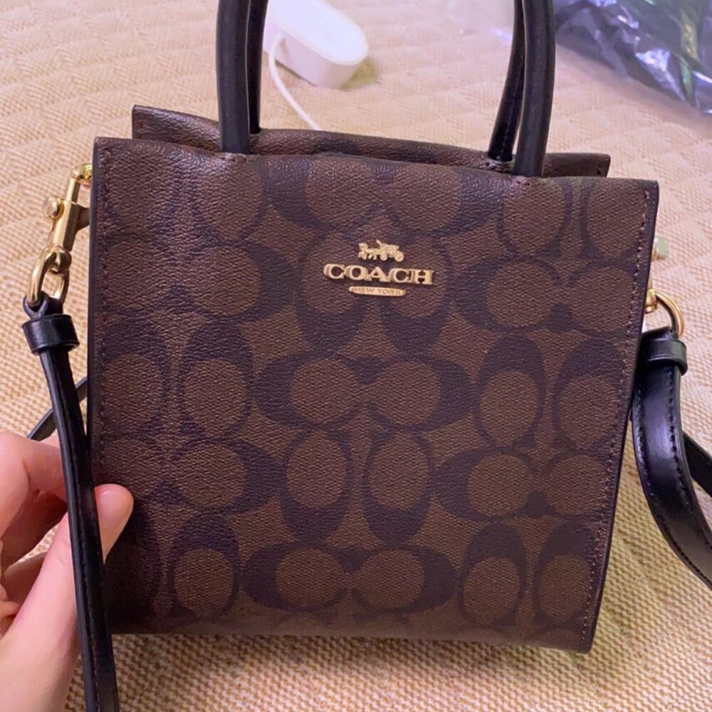 Funny Cartoon Character Sticker with Red Scarf - Picture 4 of 4